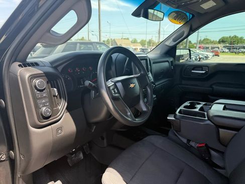 Used 2020 Chevrolet Silverado 1500 Custom w/ Custom Value Package AWD/4WD image 9