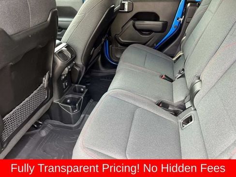 Used 2024 Jeep Gladiator Rubicon w/ Technology Group AWD/4WD image 18