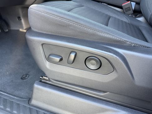 Used 2024 Chevrolet Silverado 1500 Custom Trail Boss w/ Turbomax Blackout Package AWD/4WD image 17