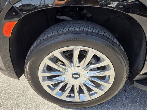 Used 2021 Cadillac Escalade Premium Luxury RWD image 20