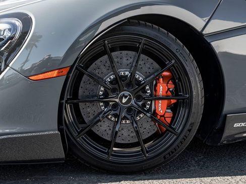 Used 2019 McLaren 600LT RWD image 11