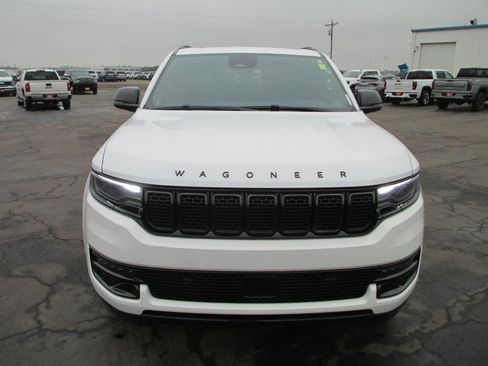 Used 2024 Jeep Wagoneer Series II image 12