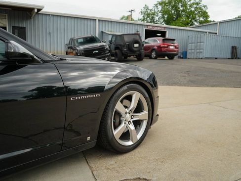 Used 2010 Chevrolet Camaro SS RWD image 18