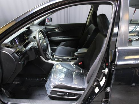 Used 2015 Honda Accord Sport image 34
