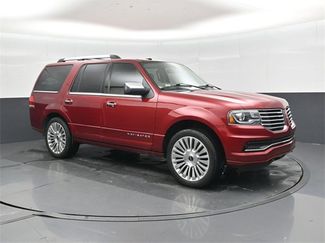 Used 2017 Lincoln Navigator Select video 1