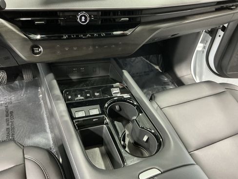 Used 2025 Nissan Murano SV image 20