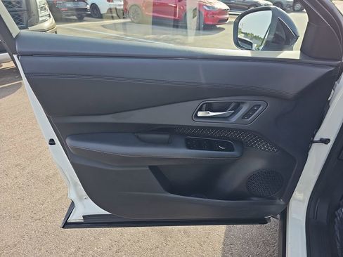 Used 2023 Nissan Ariya FWD image 30