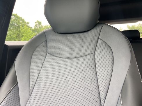 New 2026 Volkswagen Tiguan SE R-Line FWD image 21