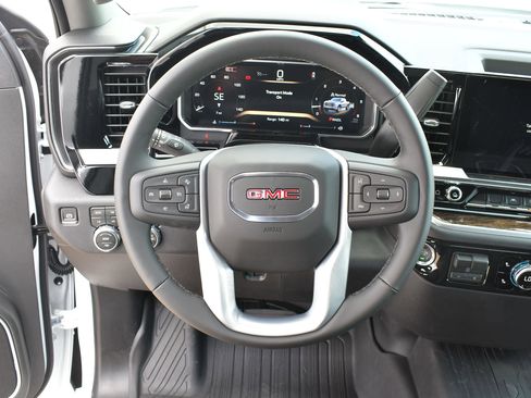 New 2026 GMC Sierra 1500 Elevation w/ LPO, Elevation Black Package AWD/4WD image 19