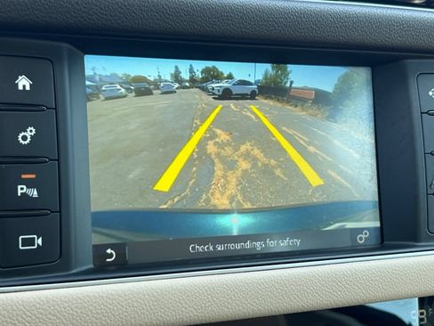 Used 2017 Jaguar XF Prestige RWD image 19