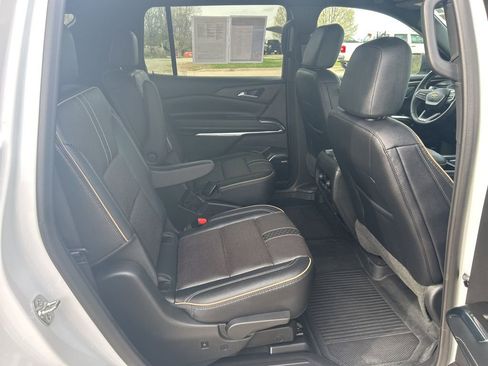 Used 2025 Chevrolet Traverse High Country image 22
