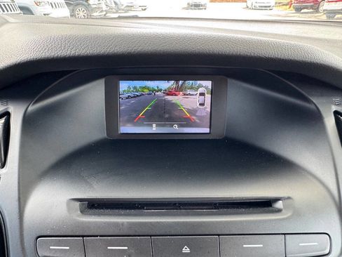 Used 2015 Ford Focus SE FWD image 20