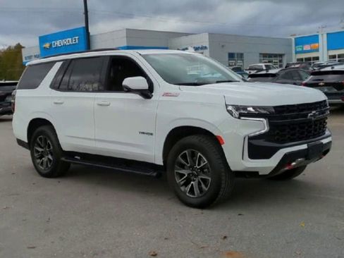 Used 2023 Chevrolet Tahoe Z71 w/ Luxury Package image 2