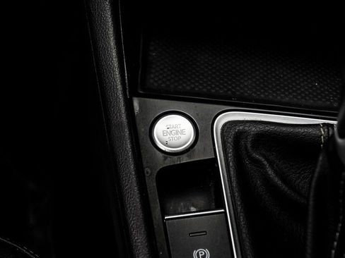 Used 2024 Volkswagen Jetta SE image 19