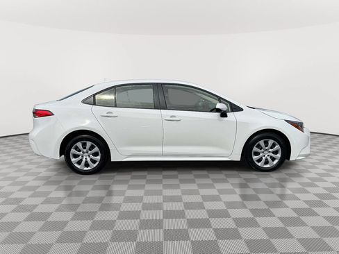 Used 2026 Toyota Corolla LE FWD image 8