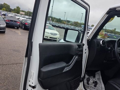 Used 2013 Jeep Wrangler Unlimited Sahara w/ Mopar Chrome Edition Group image 10