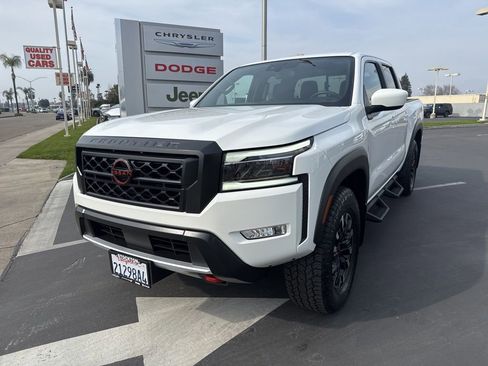 Used 2023 Nissan Frontier PRO-4X w/ Tow Package image 9