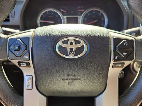 Used 2015 Toyota 4Runner SR5 Premium image 32