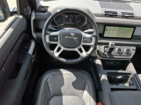 Used 2023 Land Rover Defender 110 SE AWD/4WD image 4