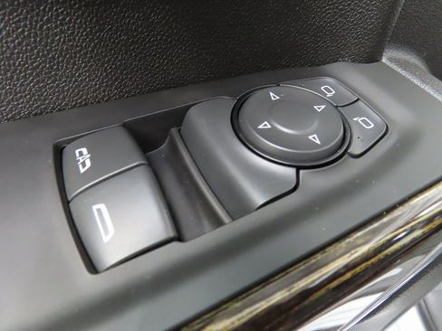 Used 2025 GMC Sierra 2500 SLE image 61