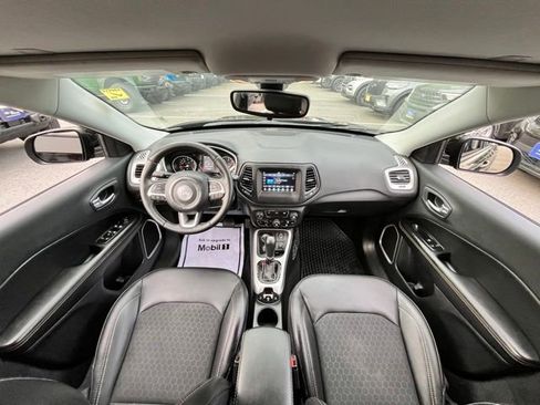 Used 2019 Jeep Compass Latitude w/ Cold Weather Group AWD/4WD image 22