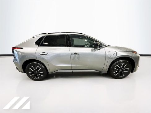 New 2026 Subaru Solterra image 4