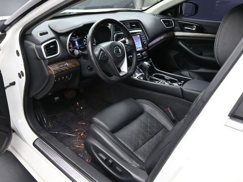 Used 2017 Nissan Maxima Platinum FWD image 2