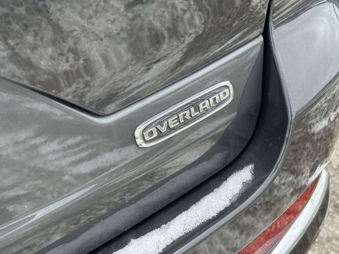 Used 2022 Jeep Grand Cherokee Overland w/ Advanced Protech Group III image 11