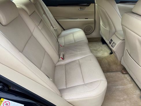 Used 2014 Lexus ES 350 w/ Luxury Package image 14