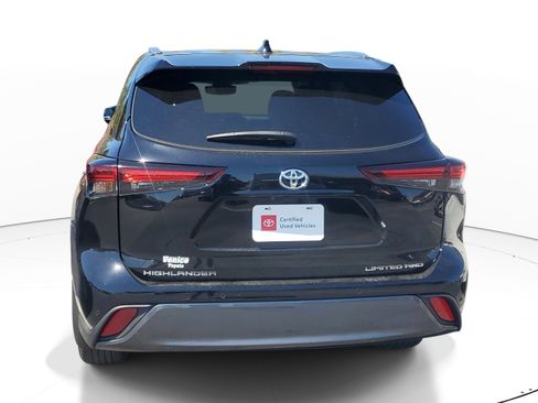 Used 2024 Toyota Highlander Limited image 8
