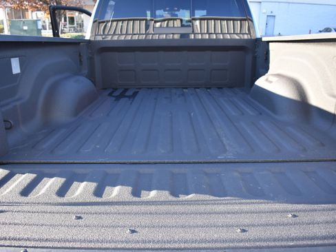 Used 2024 RAM 2500 Tradesman w/ Chrome Appearance Group image 30