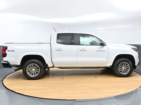 Used 2024 Chevrolet Colorado LT w/ LT Convenience Package AWD/4WD image 9