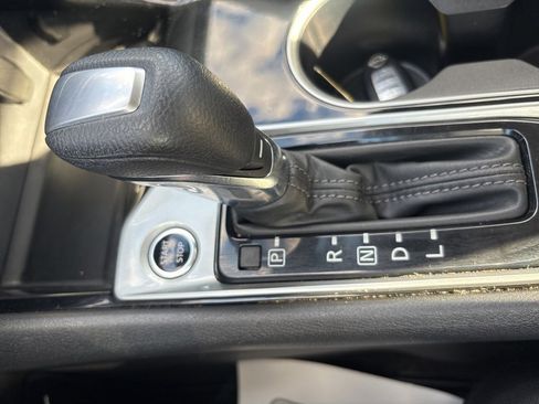 Used 2024 Nissan Altima 2.5 SV image 34