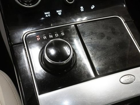 Used 2018 Land Rover Range Rover Velar S AWD/4WD image 22