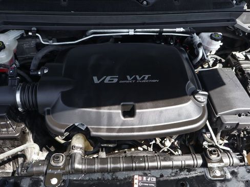 Used 2020 Chevrolet Colorado LT w/ Colorado RST Special Edition image 13