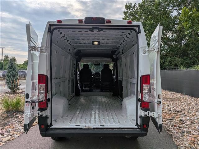 Used 2025 RAM ProMaster 2500 w/ Convenience Group FWD image 14