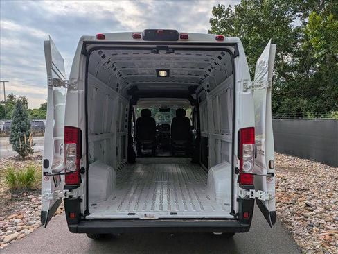 Used 2025 RAM ProMaster 2500 w/ Convenience Group FWD image 14
