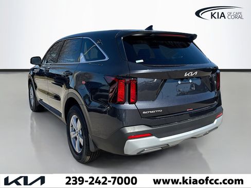 New 2026 Kia Sorento LX image 3