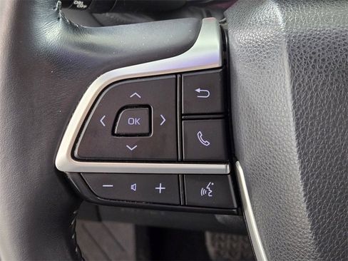Used 2022 Toyota Highlander LE image 27