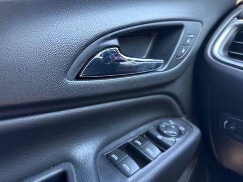 Used 2021 Chevrolet Equinox LT FWD image 30