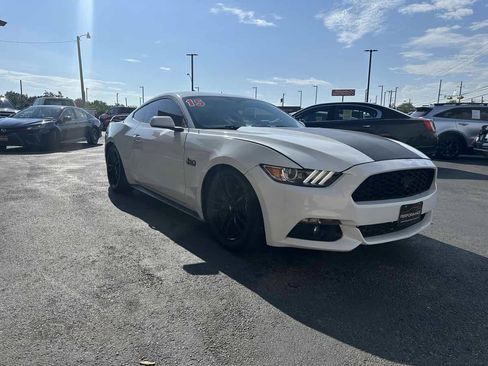 Used 2015 Ford Mustang GT RWD image 6