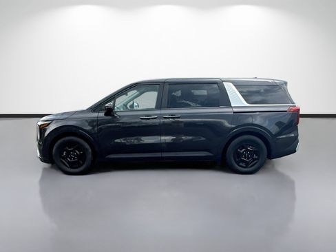 Used 2025 Kia Carnival FWD image 2