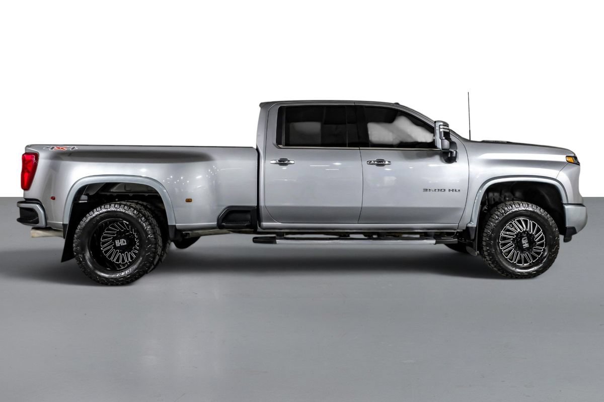 Used 2025 Chevrolet Silverado 3500 LTZ w/ LTZ Convenience Package AWD/4WD image 6