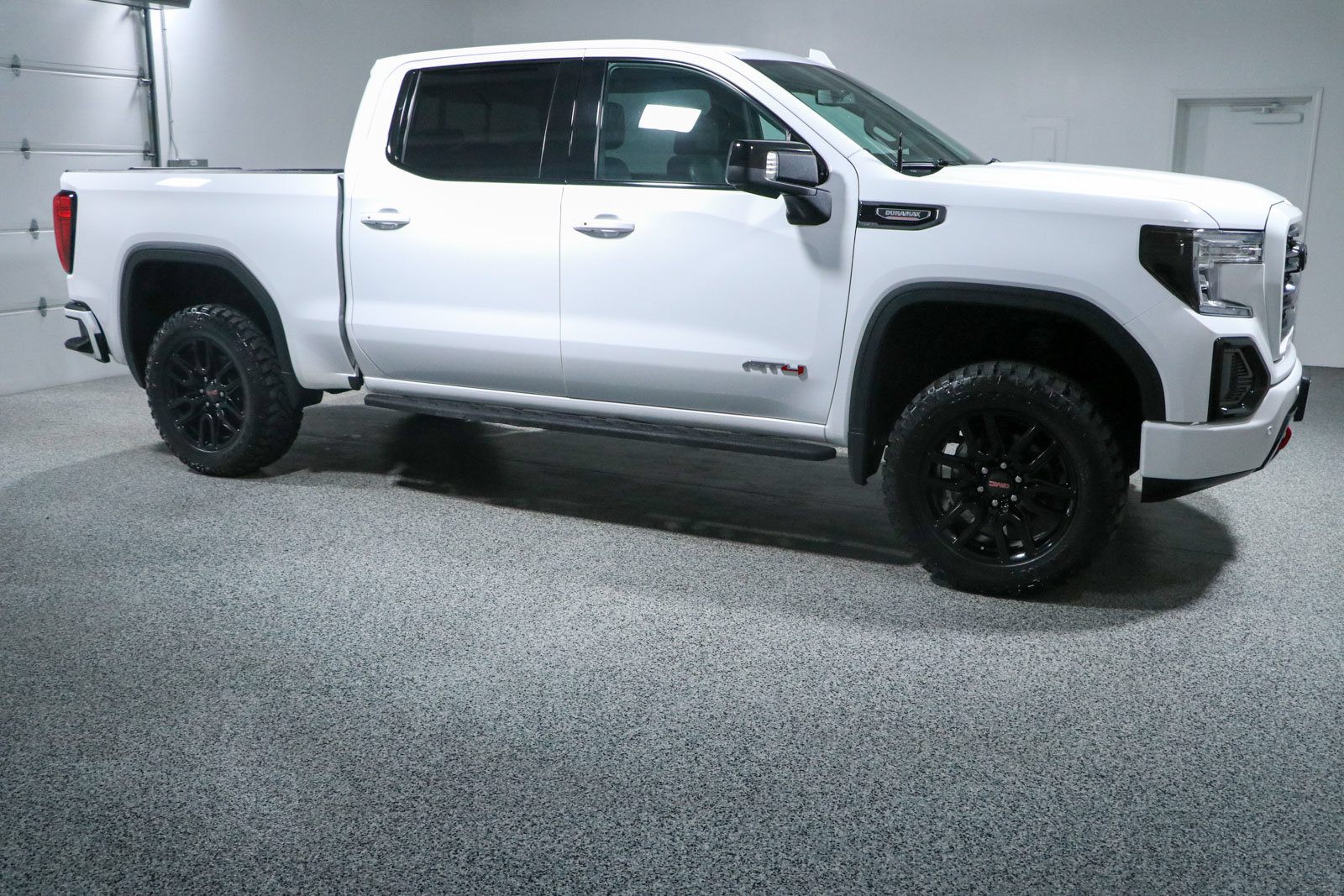 Used 2021 GMC Sierra 1500 AT4 w/ AT4 Premium Package AWD/4WD image 6