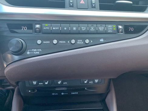 Used 2019 Lexus ES 350 w/ Premium Package FWD image 17