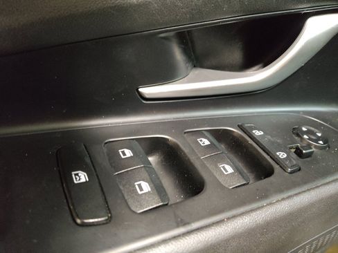 Used 2024 Hyundai Elantra SEL w/ Convenience Package FWD image 27