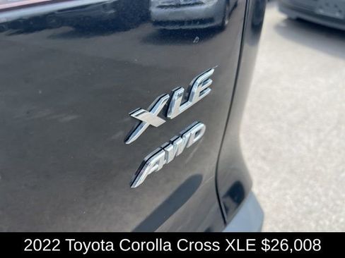Used 2022 Toyota Corolla Cross XLE image 7