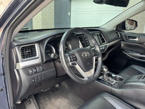 Used 2018 Toyota Highlander XLE AWD/4WD image 20