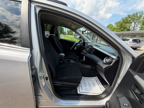 Used 2016 Toyota RAV4 LE AWD/4WD image 13