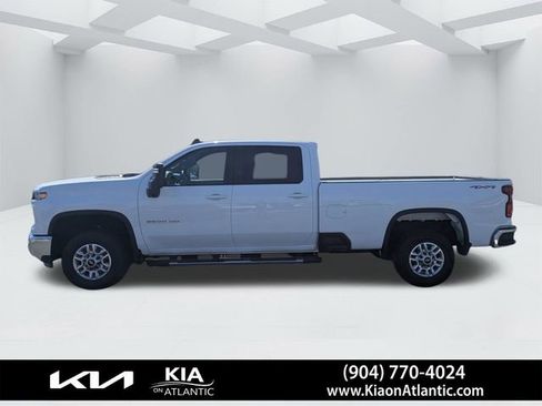 Used 2025 Chevrolet Silverado 2500 LT w/ Safety Package image 6